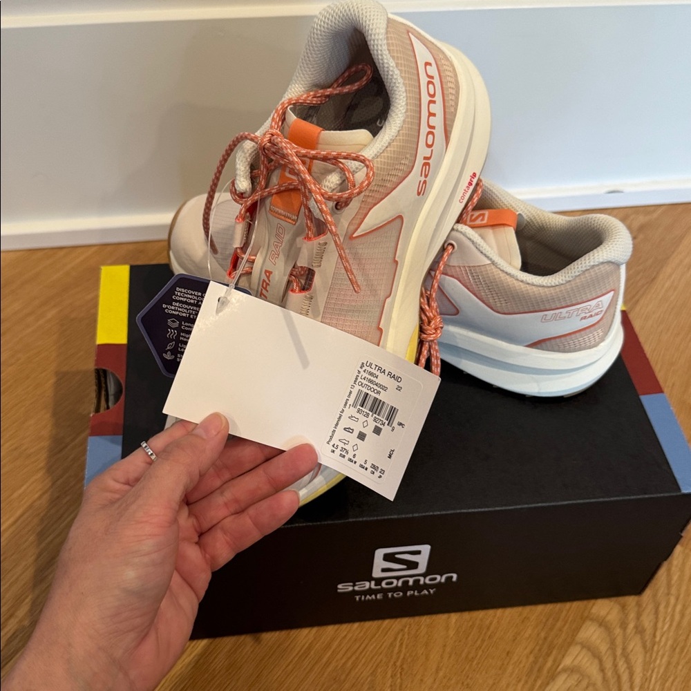 Salomon Coral and Beige Running Shoes - Picture 6 of 6